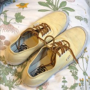 YELLOW VANS
